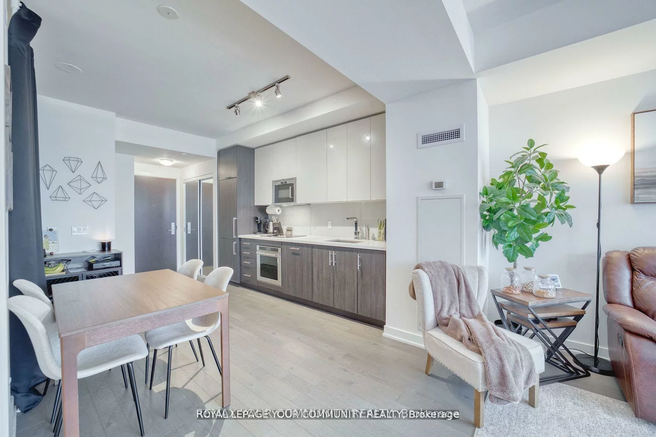 330, Richmond, Waterfront Communities C1, Toronto