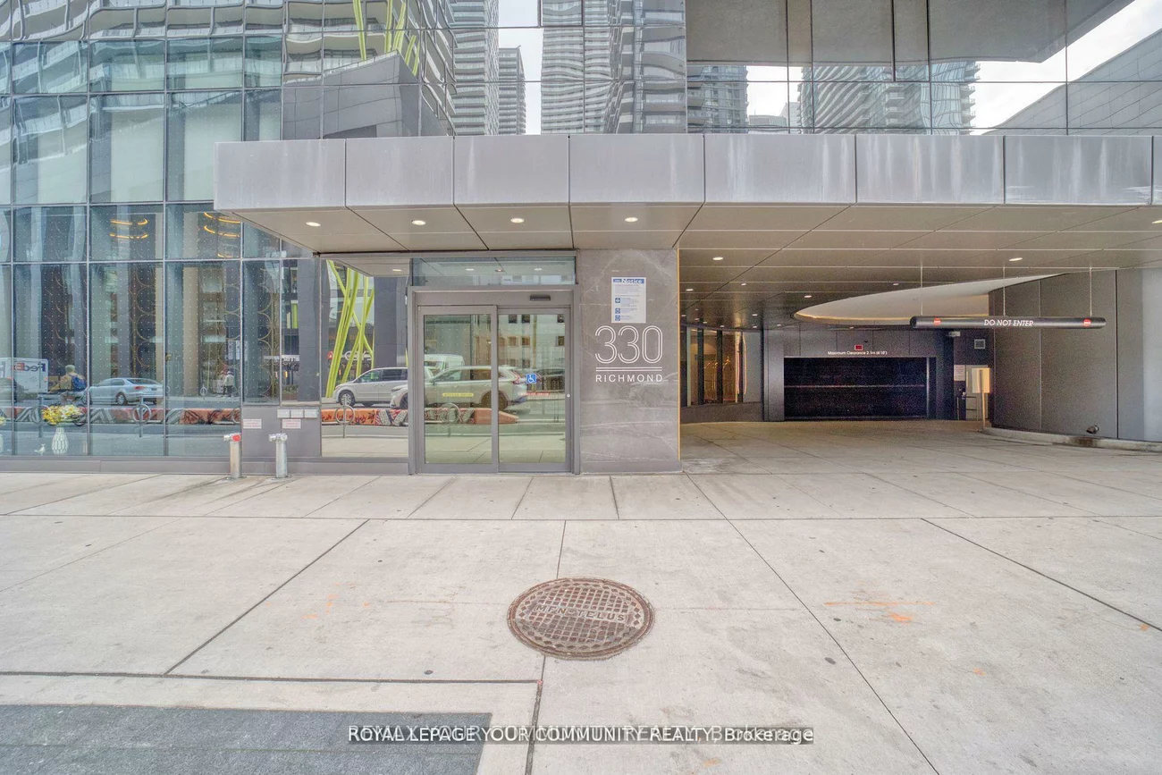 330, Richmond, Waterfront Communities C1, Toronto
