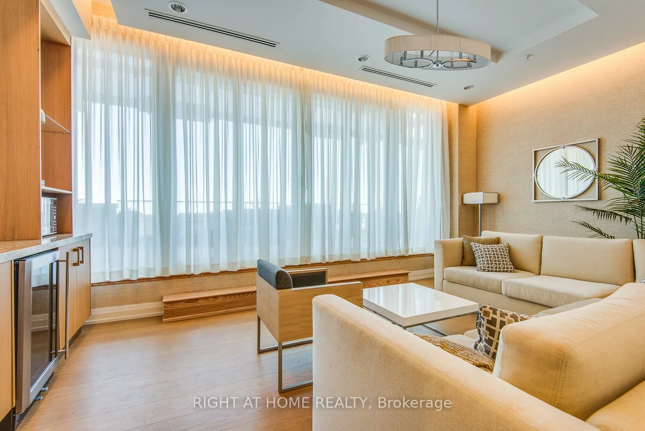 565, Wilson, Clanton Park, Toronto