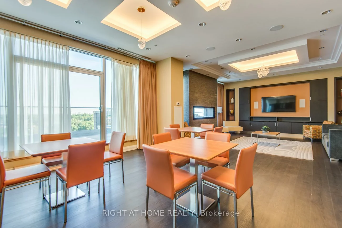 565, Wilson, Clanton Park, Toronto