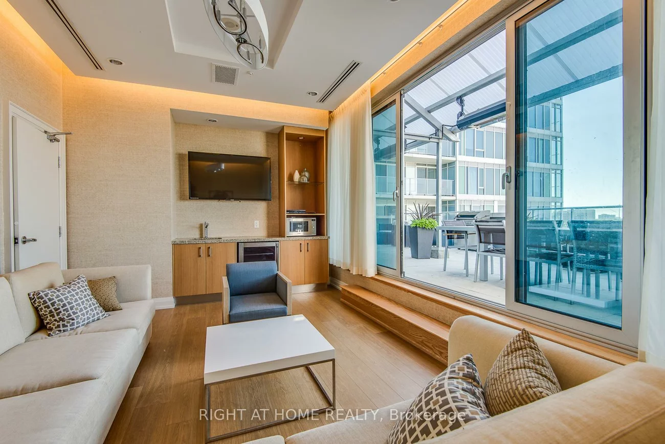 565, Wilson, Clanton Park, Toronto