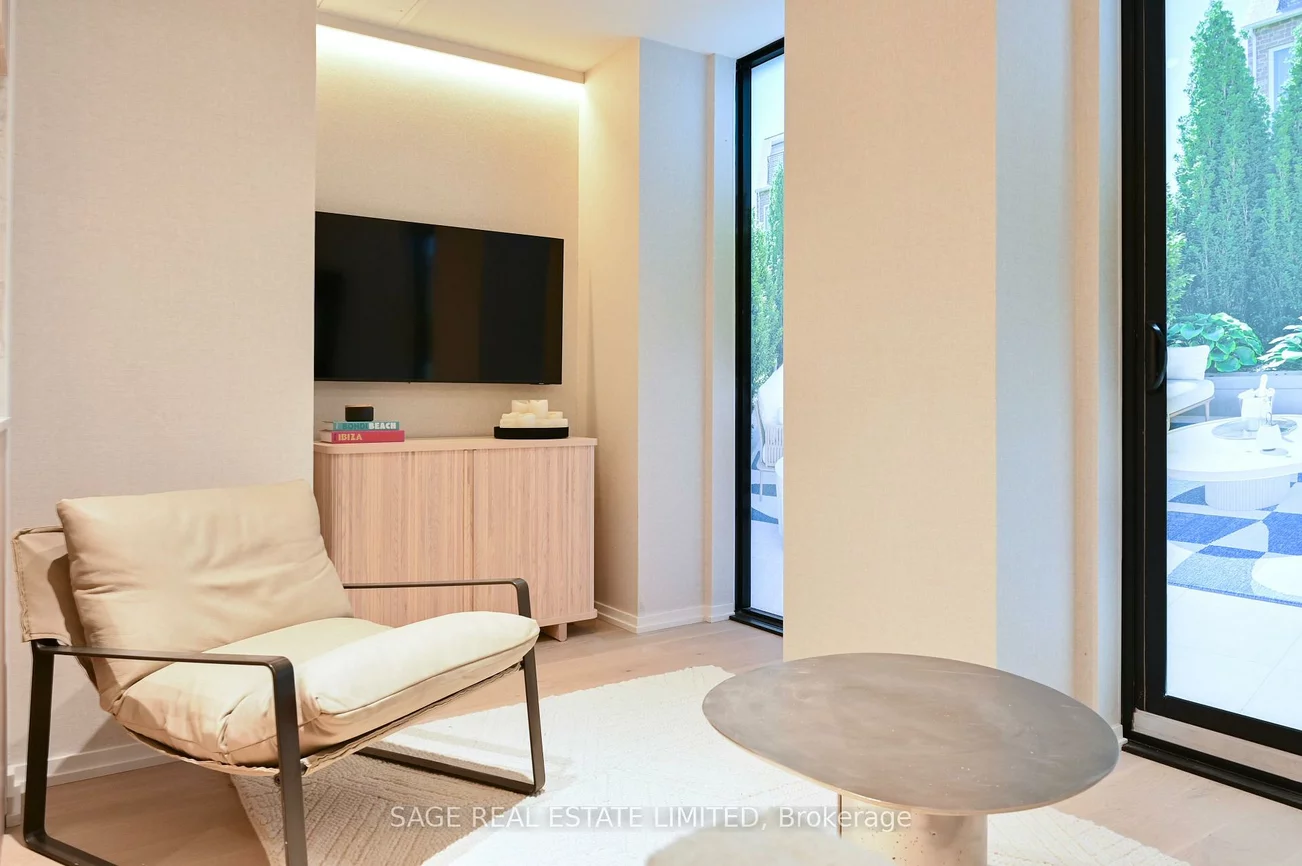 109, Erskine, Mount Pleasant West, Toronto