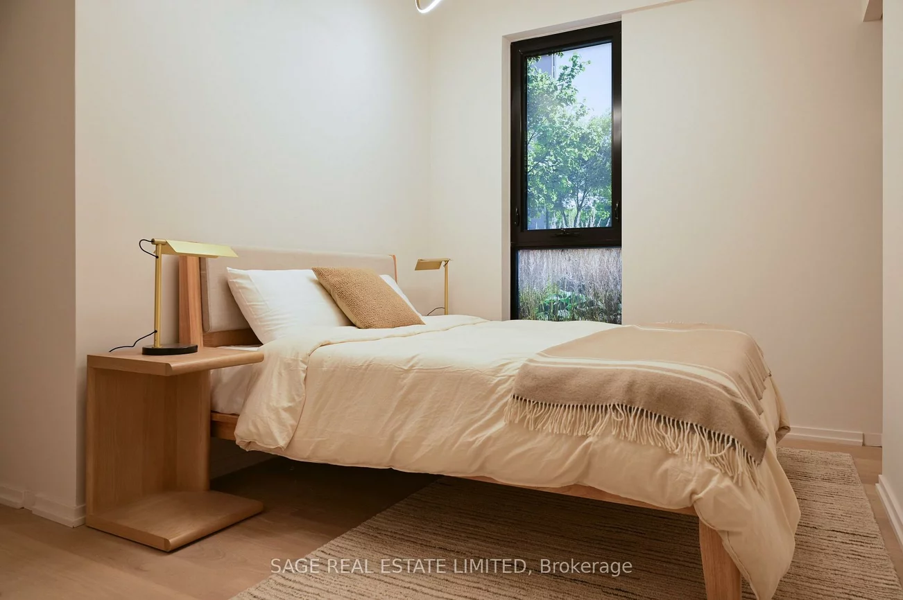 109, Erskine, Mount Pleasant West, Toronto