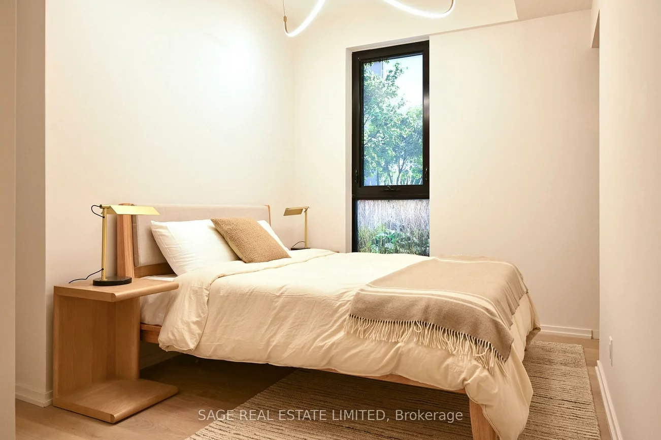 109, Erskine, Mount Pleasant West, Toronto