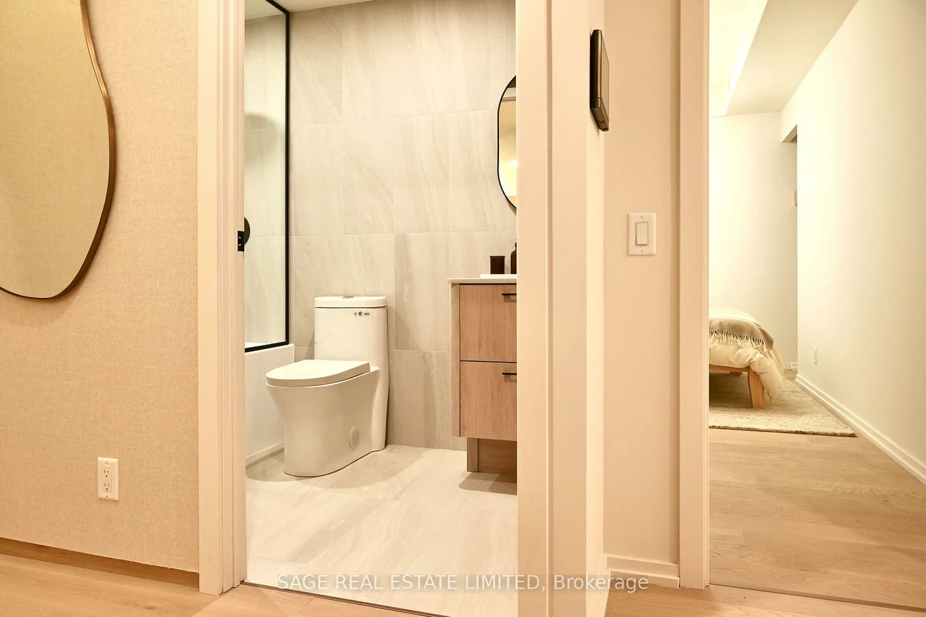 109, Erskine, Mount Pleasant West, Toronto