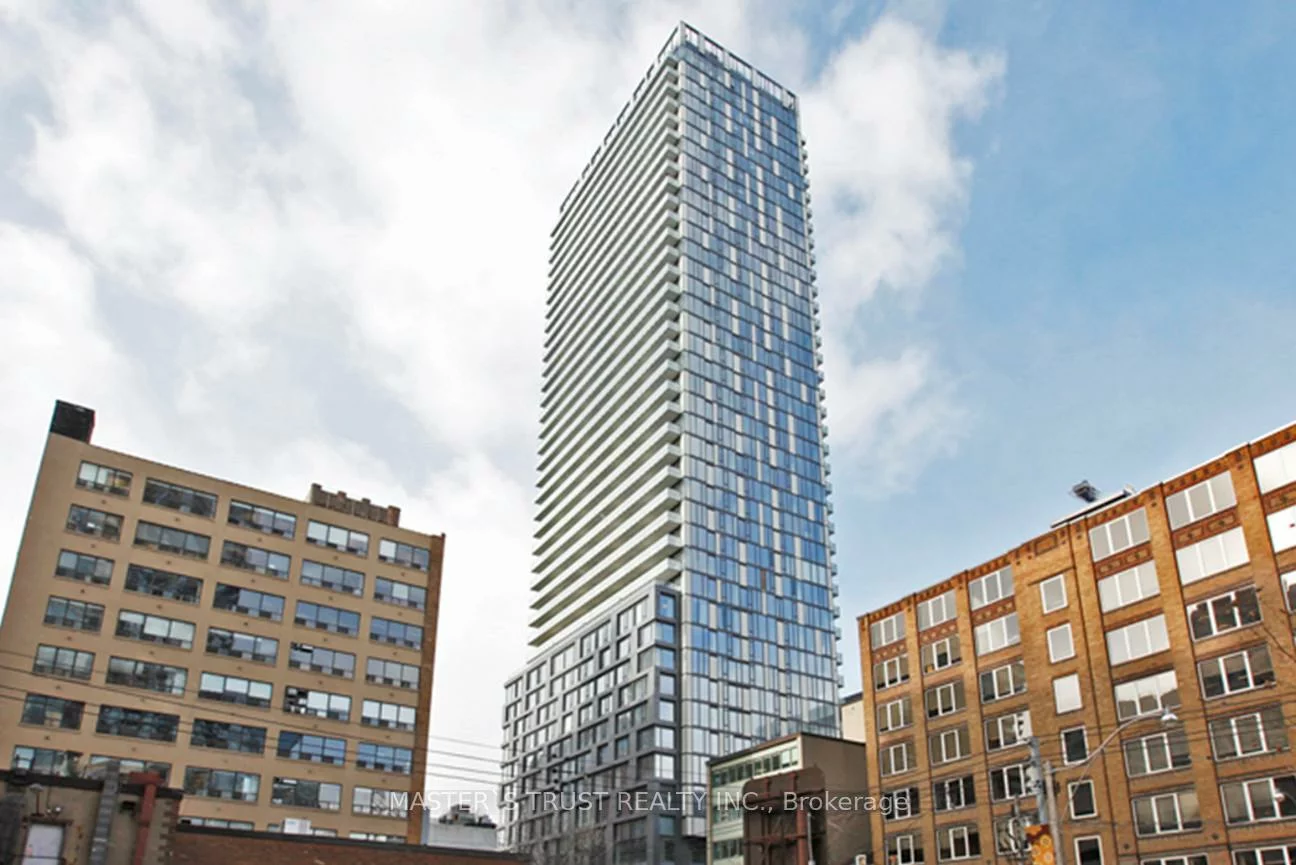 101, Peter, Waterfront Communities C1, Toronto