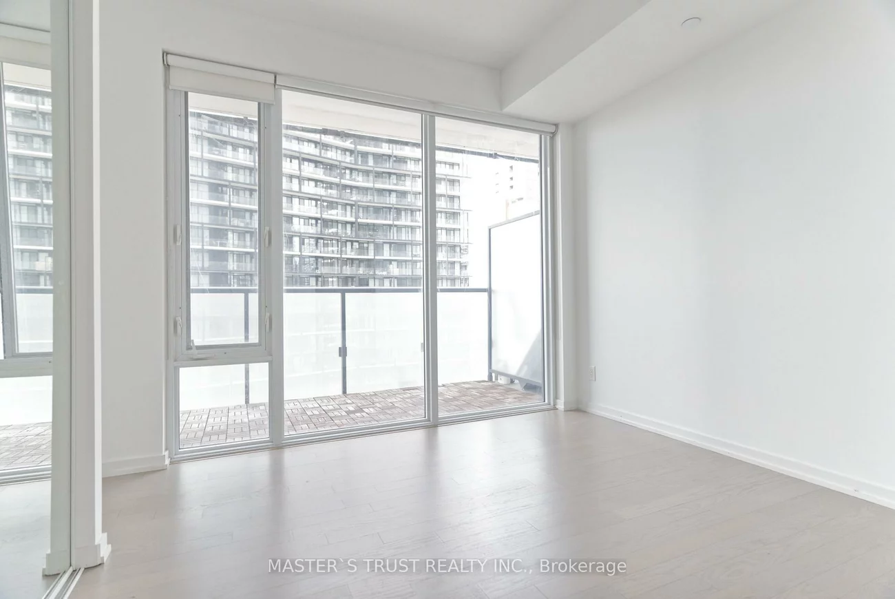 101, Peter, Waterfront Communities C1, Toronto