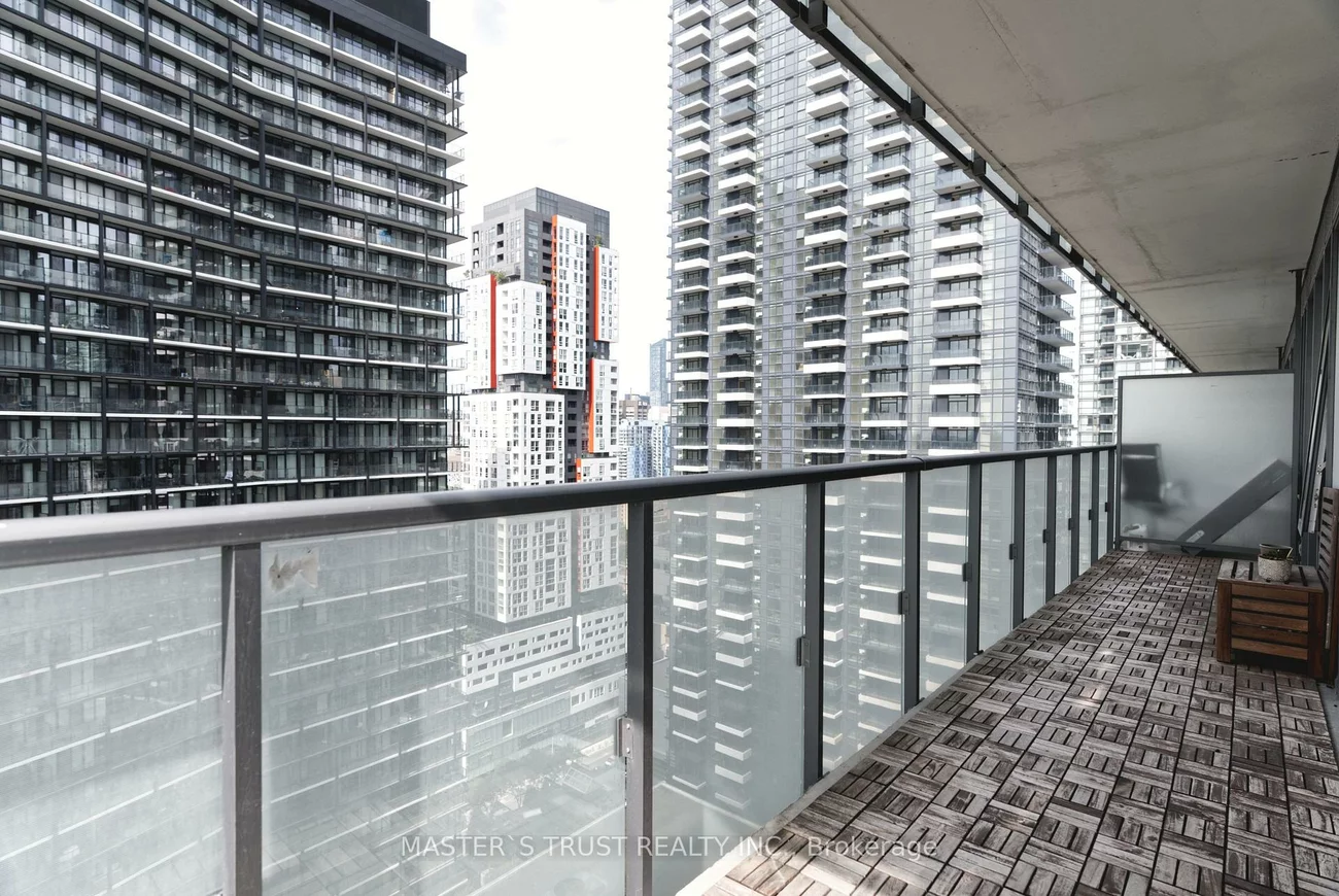 101, Peter, Waterfront Communities C1, Toronto