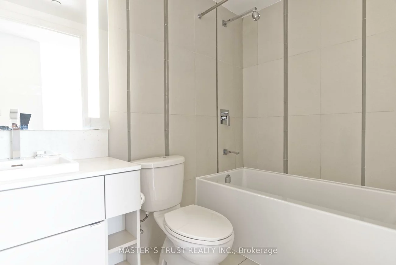 101, Peter, Waterfront Communities C1, Toronto
