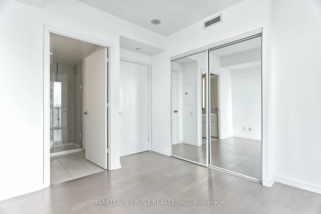 101, Peter, Waterfront Communities C1, Toronto