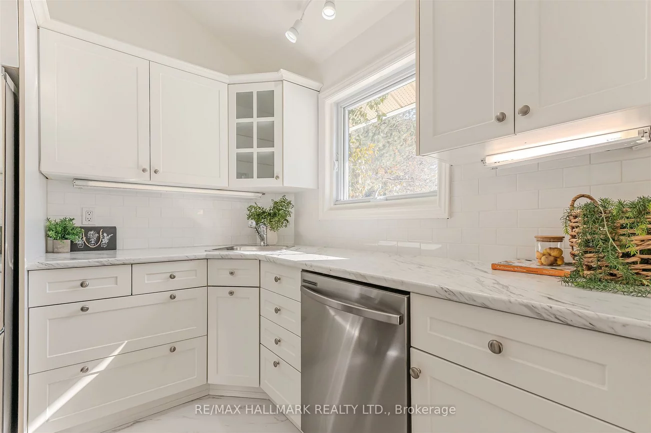 16, Burdock, Banbury-Don Mills, Toronto