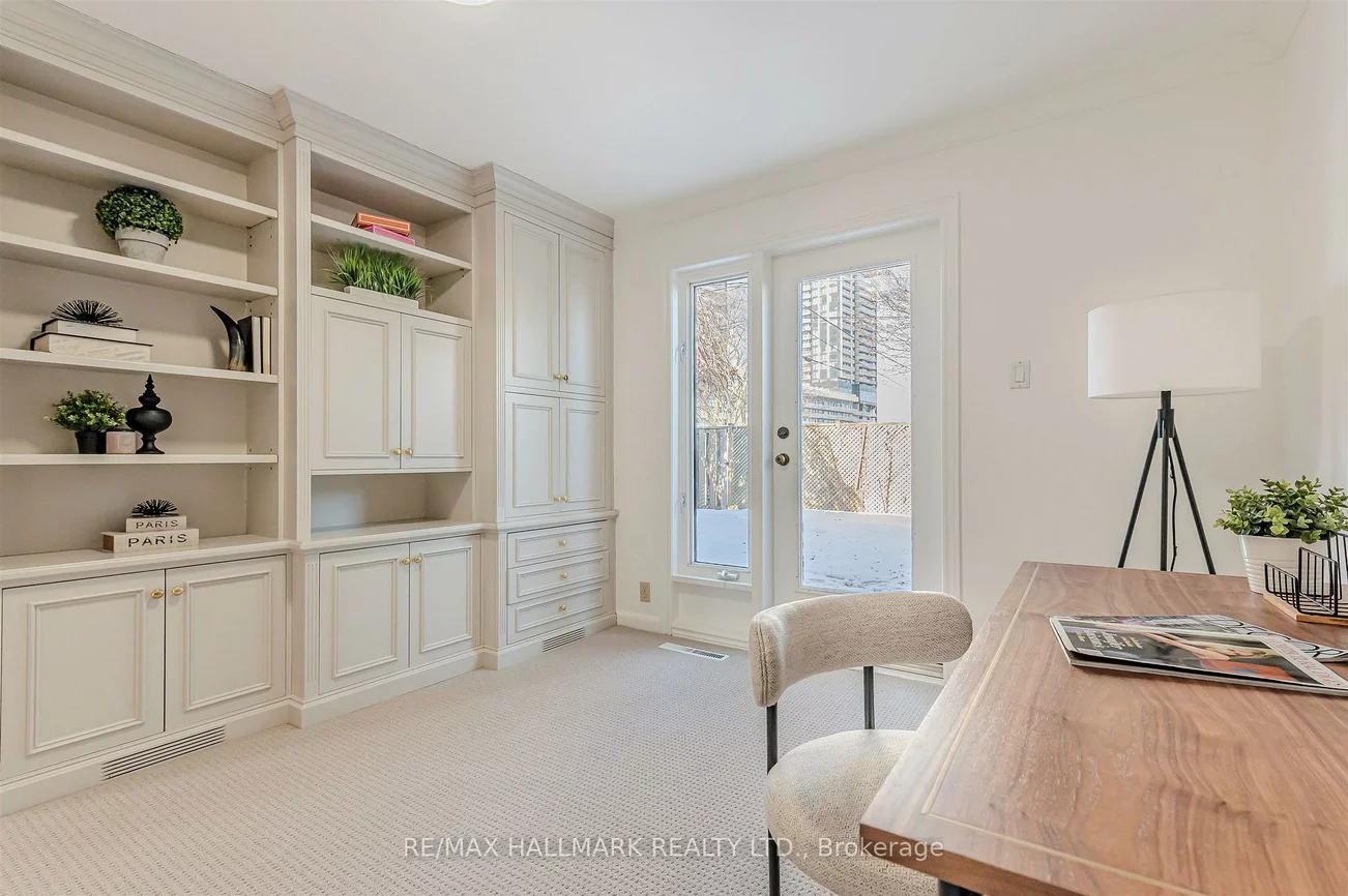 16, Burdock, Banbury-Don Mills, Toronto