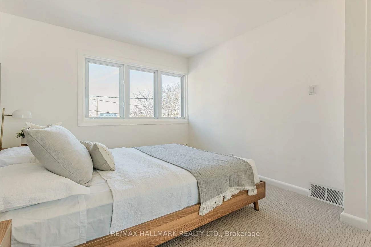 16, Burdock, Banbury-Don Mills, Toronto