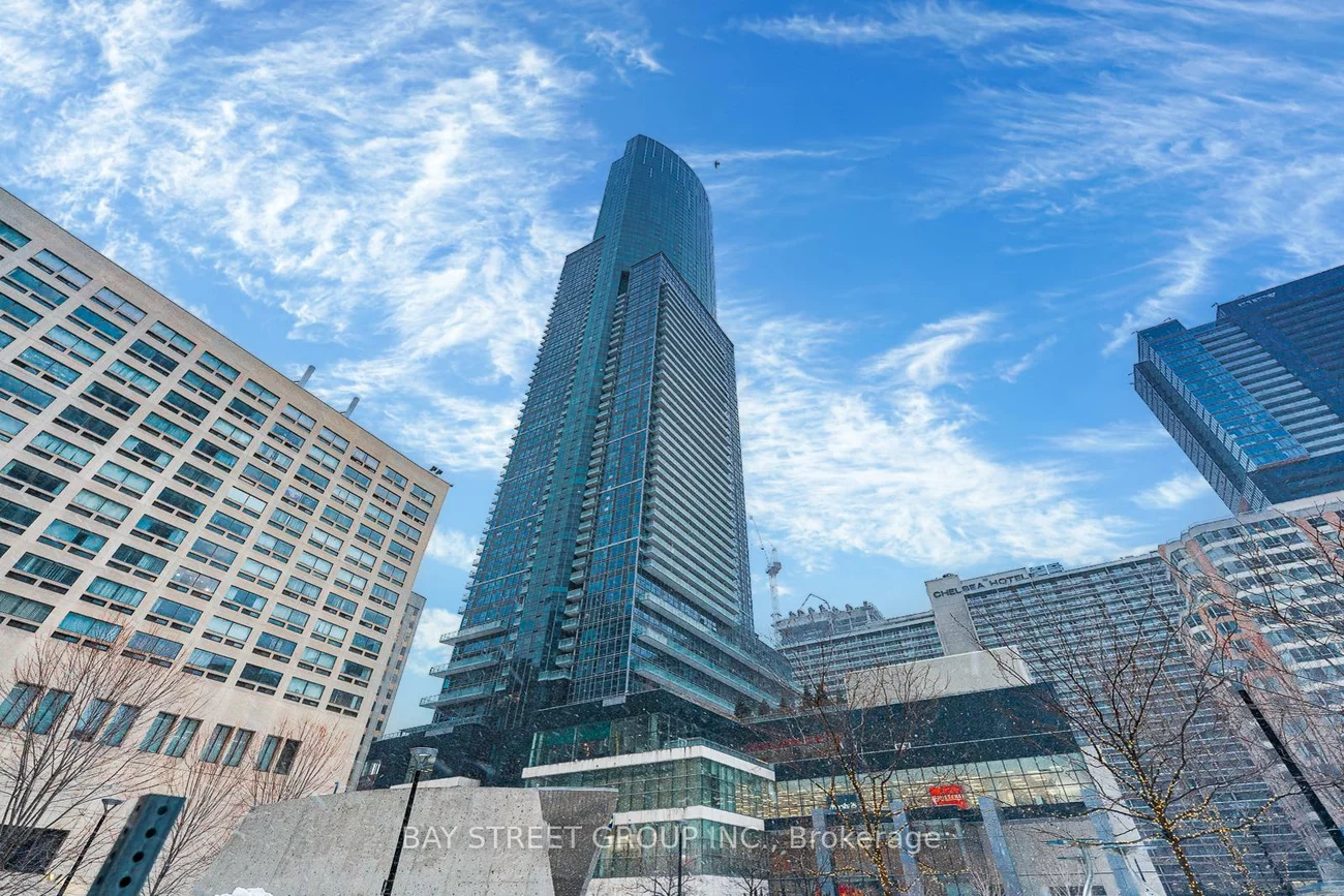 386, Yonge, Bay Street Corridor, Toronto