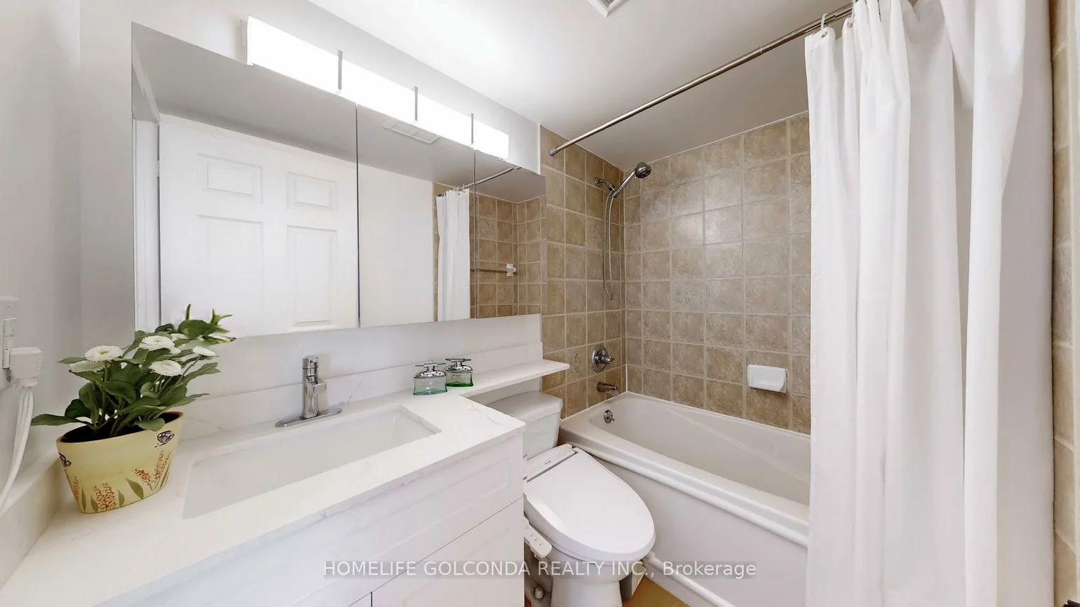 889, Bay, Bay Street Corridor, Toronto