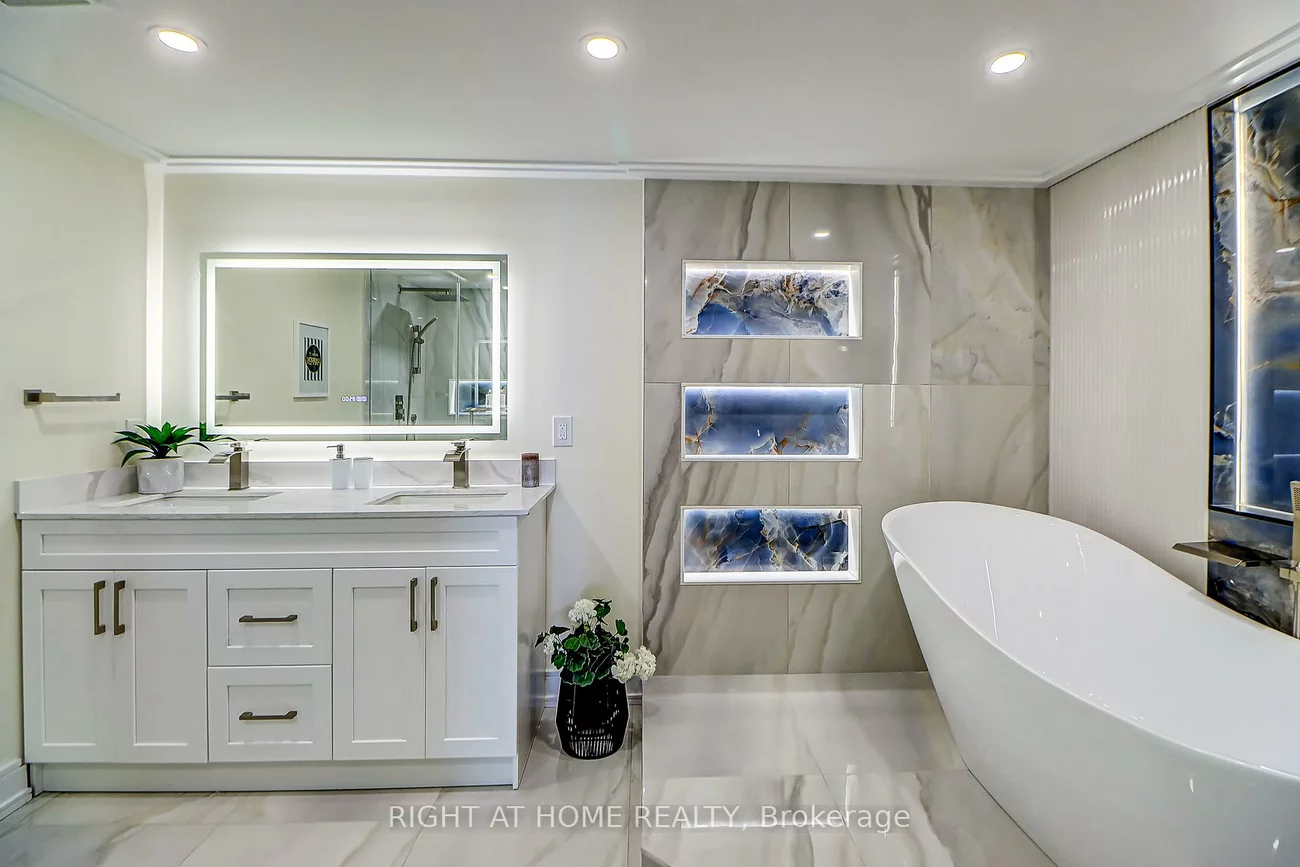 130, Carlton, Cabbagetown-South St. James Town, Toronto