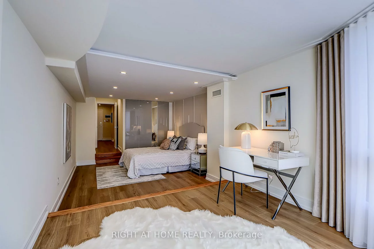 130, Carlton, Cabbagetown-South St. James Town, Toronto