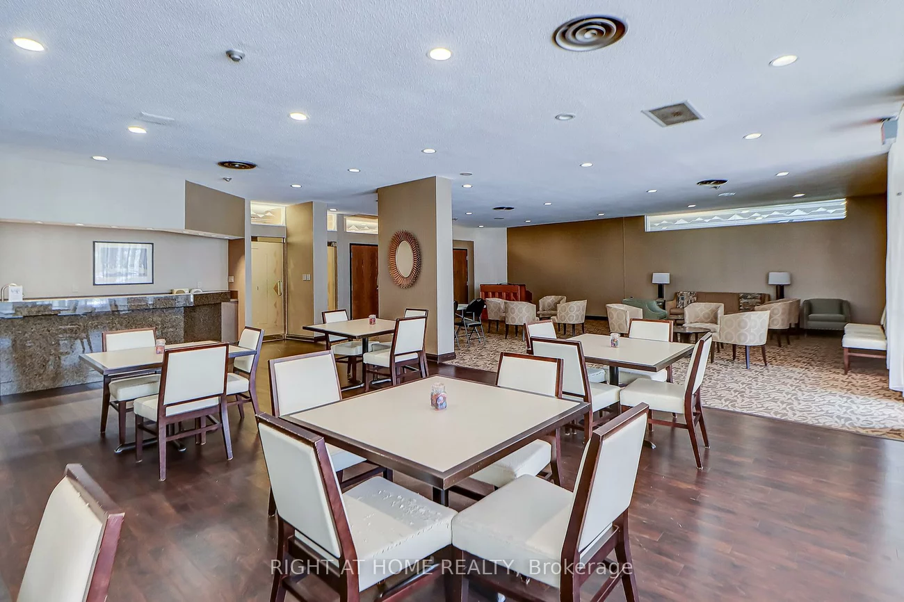 130, Carlton, Cabbagetown-South St. James Town, Toronto