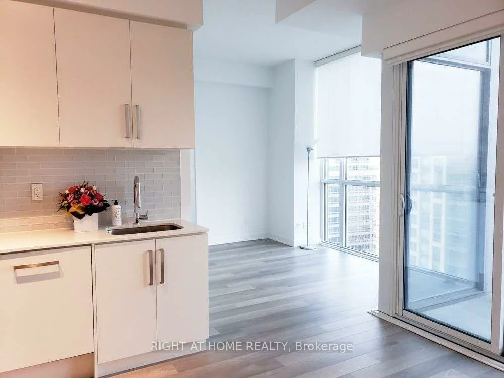 5180, Yonge, Willowdale West, Toronto