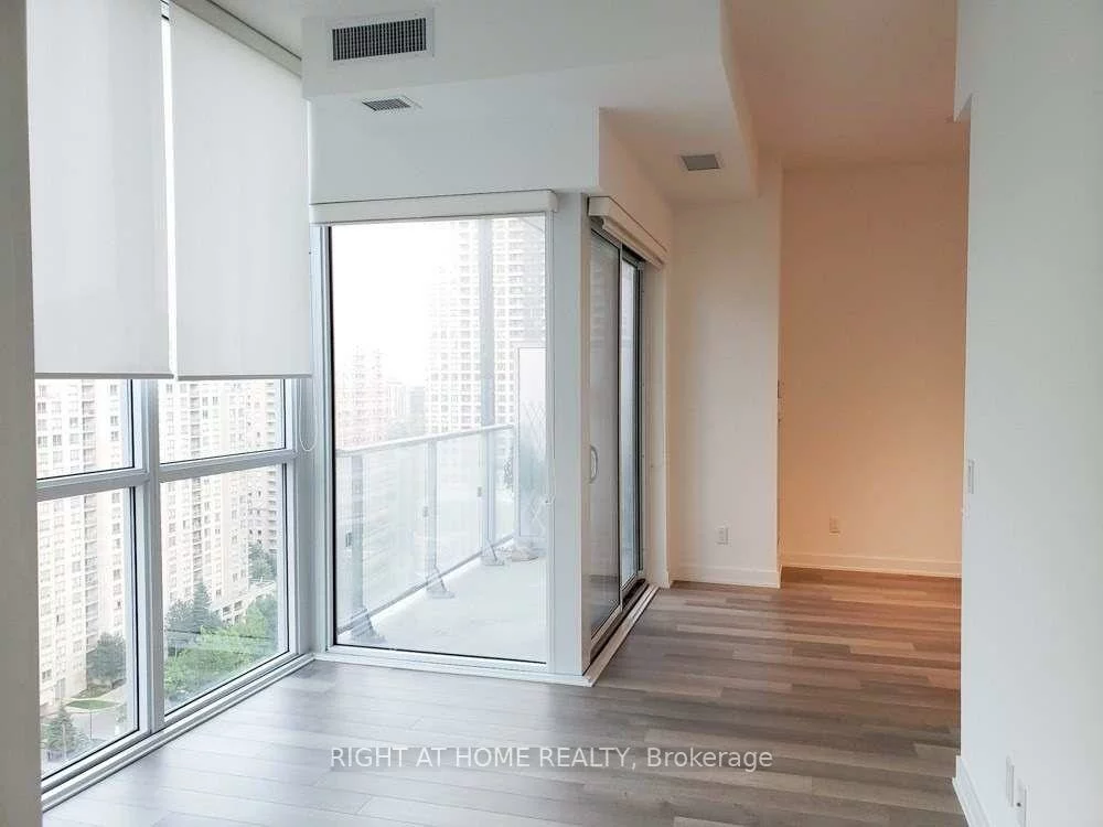 5180, Yonge, Willowdale West, Toronto