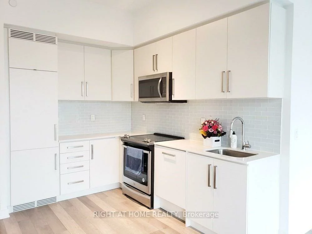 5180, Yonge, Willowdale West, Toronto