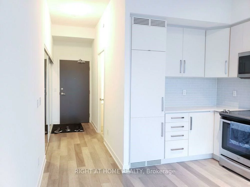 5180, Yonge, Willowdale West, Toronto