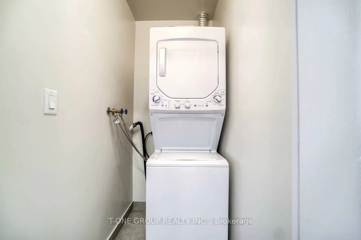 352, Front, Waterfront Communities C1, Toronto