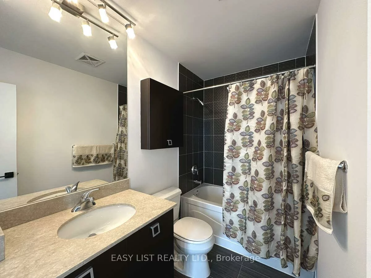 37, Grosvenor, Bay Street Corridor, Toronto