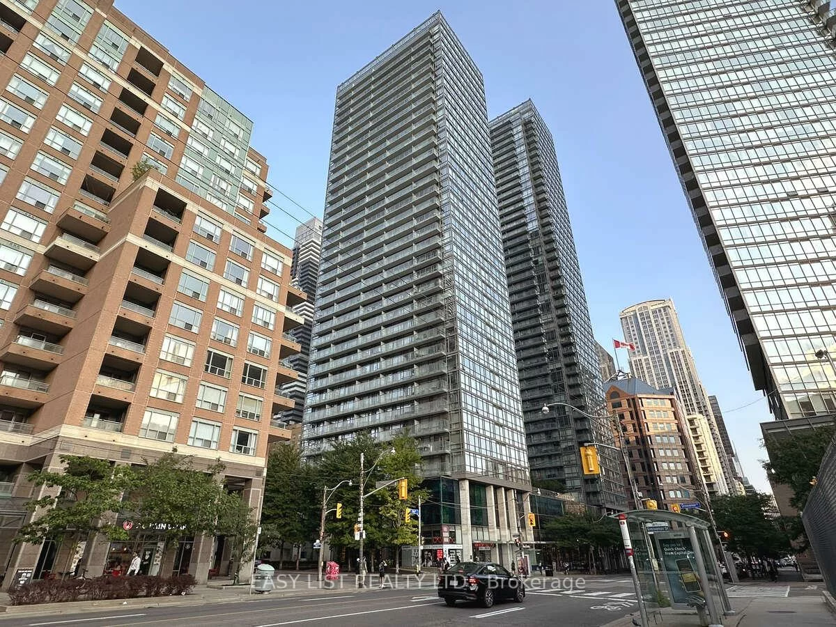 37, Grosvenor, Bay Street Corridor, Toronto