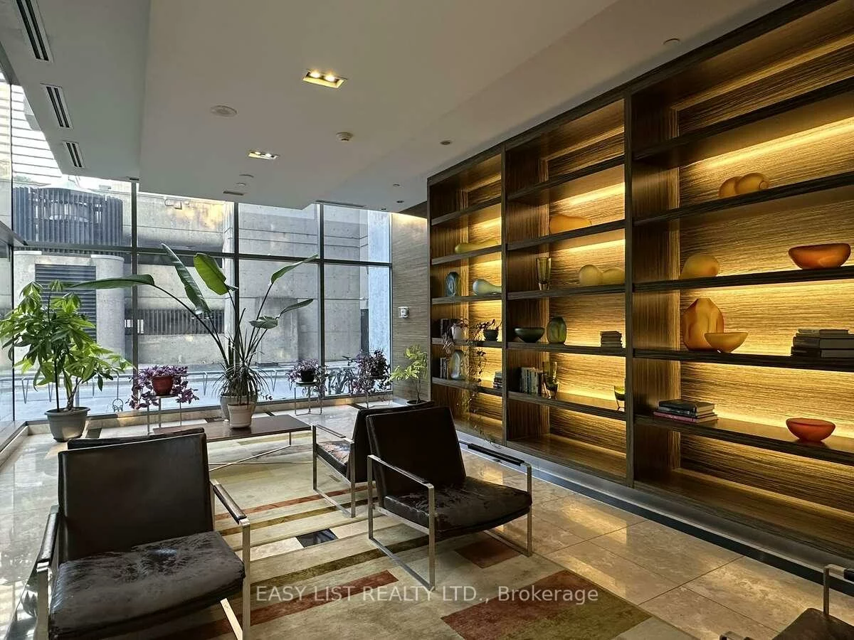 37, Grosvenor, Bay Street Corridor, Toronto