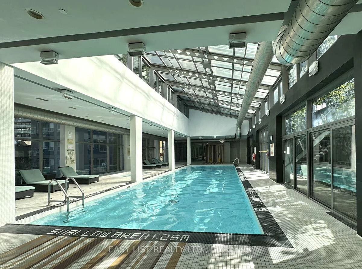 37, Grosvenor, Bay Street Corridor, Toronto