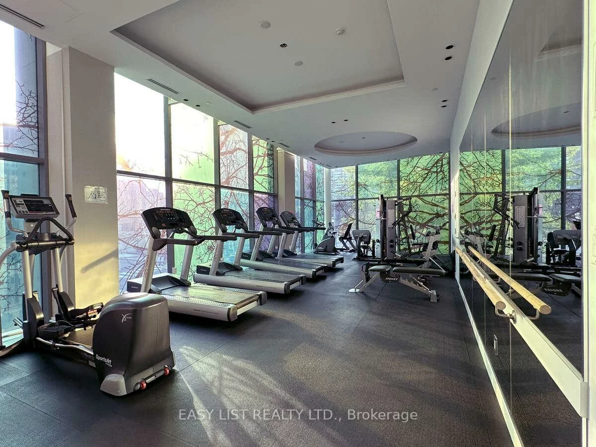 37, Grosvenor, Bay Street Corridor, Toronto