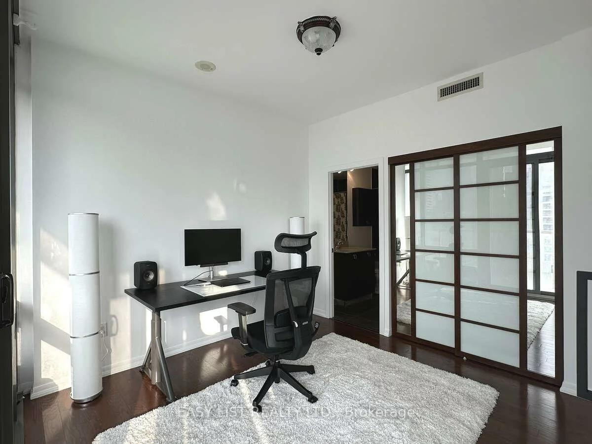 37, Grosvenor, Bay Street Corridor, Toronto