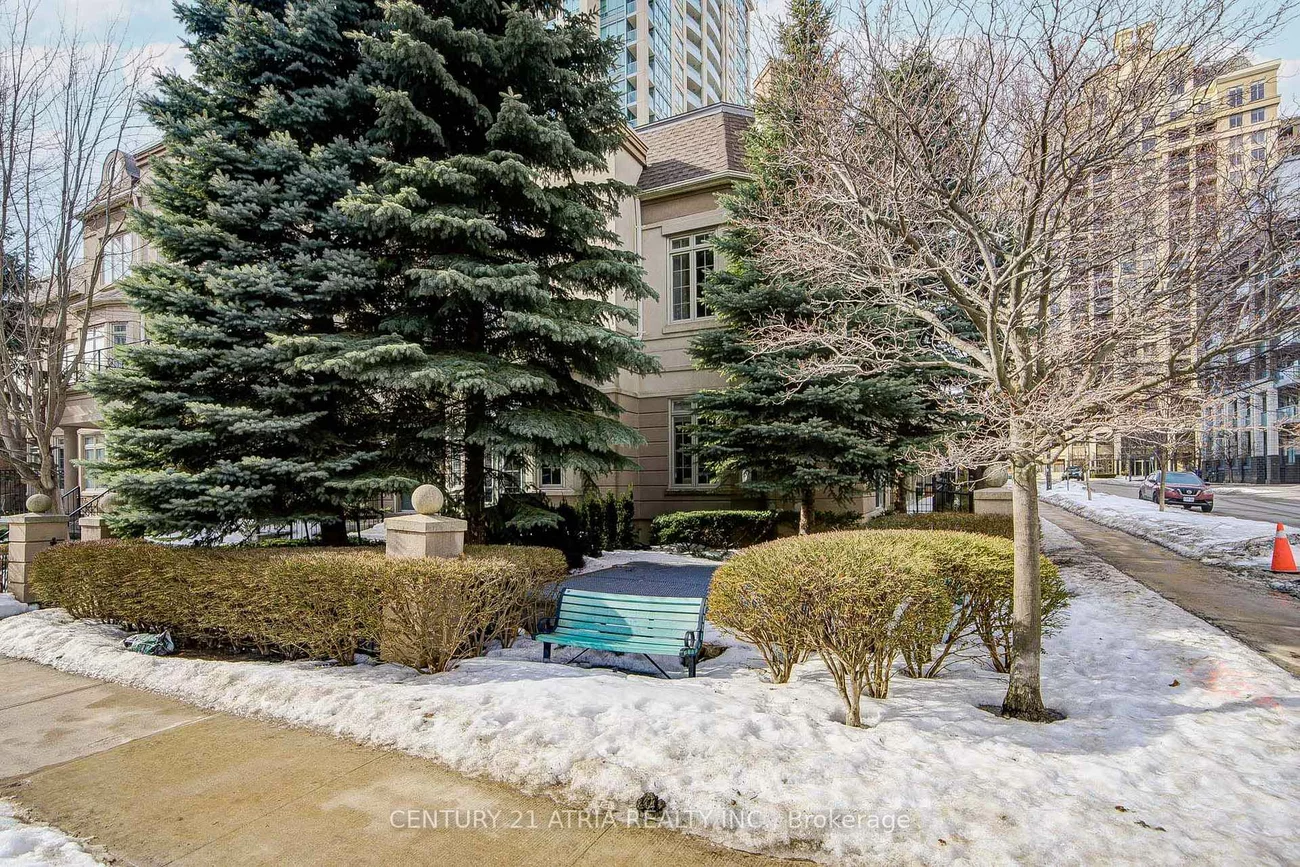 17, Barberry, Bayview Village, Toronto