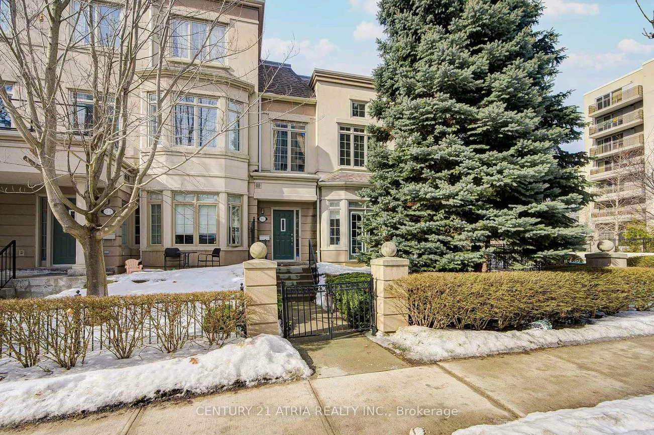 17, Barberry, Bayview Village, Toronto