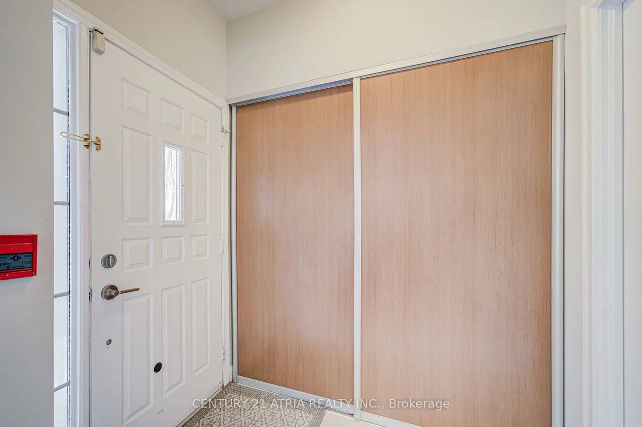 17, Barberry, Bayview Village, Toronto