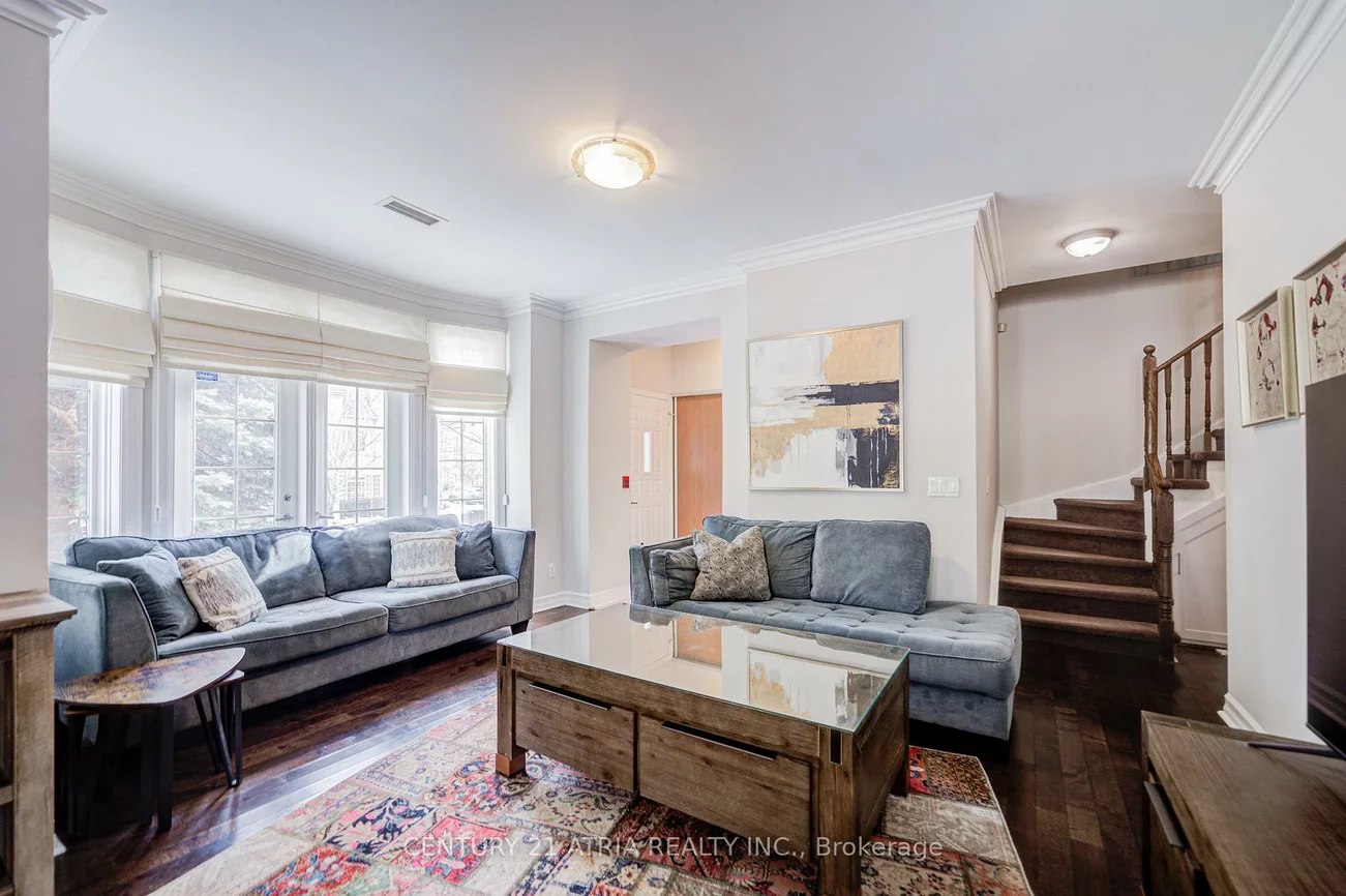 17, Barberry, Bayview Village, Toronto