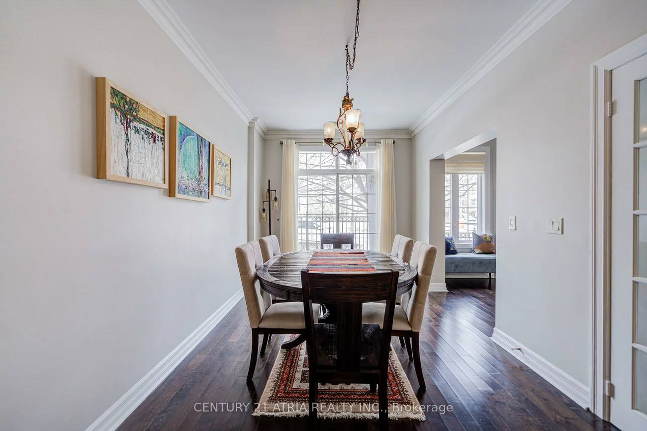 17, Barberry, Bayview Village, Toronto