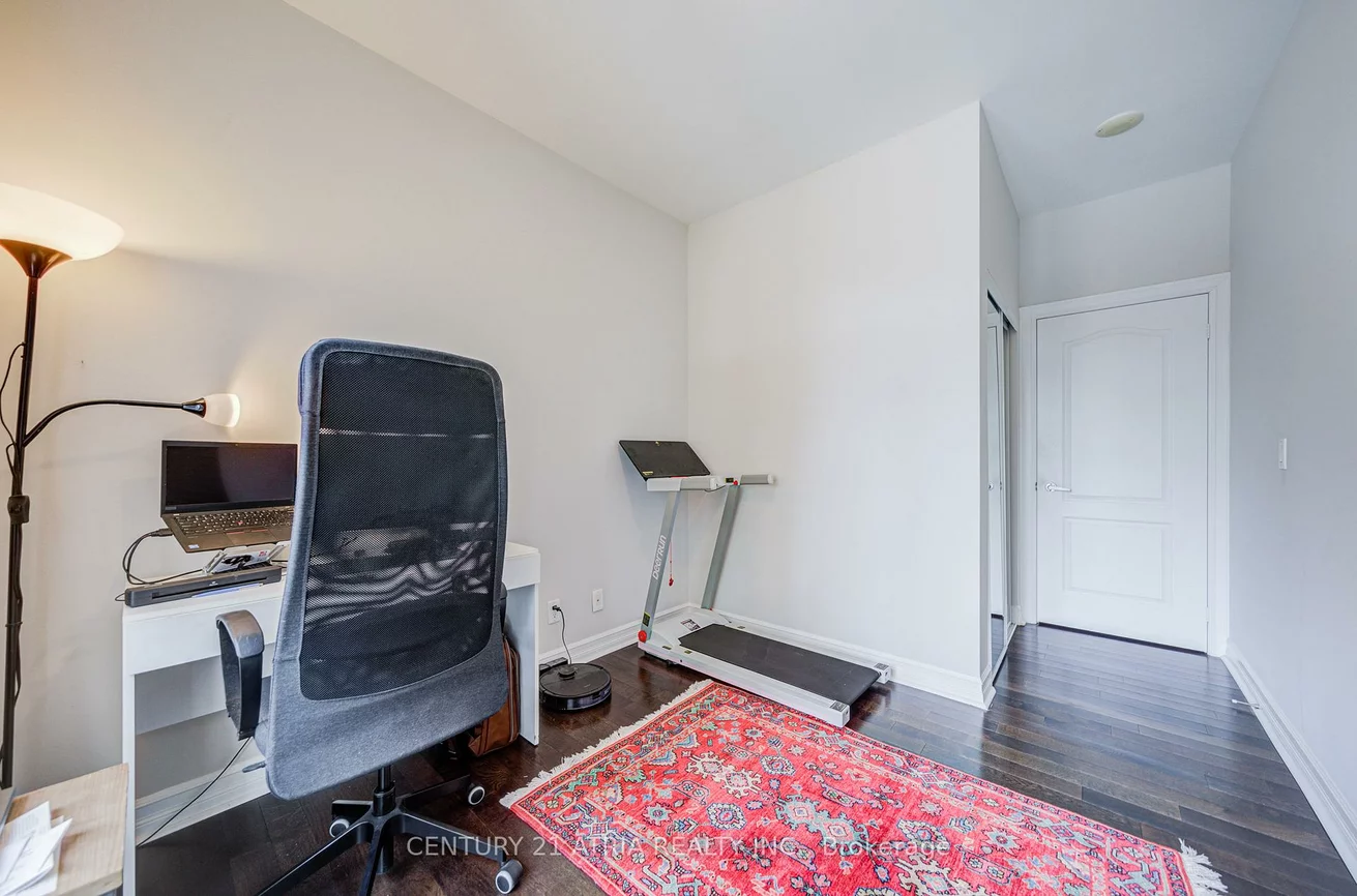 17, Barberry, Bayview Village, Toronto