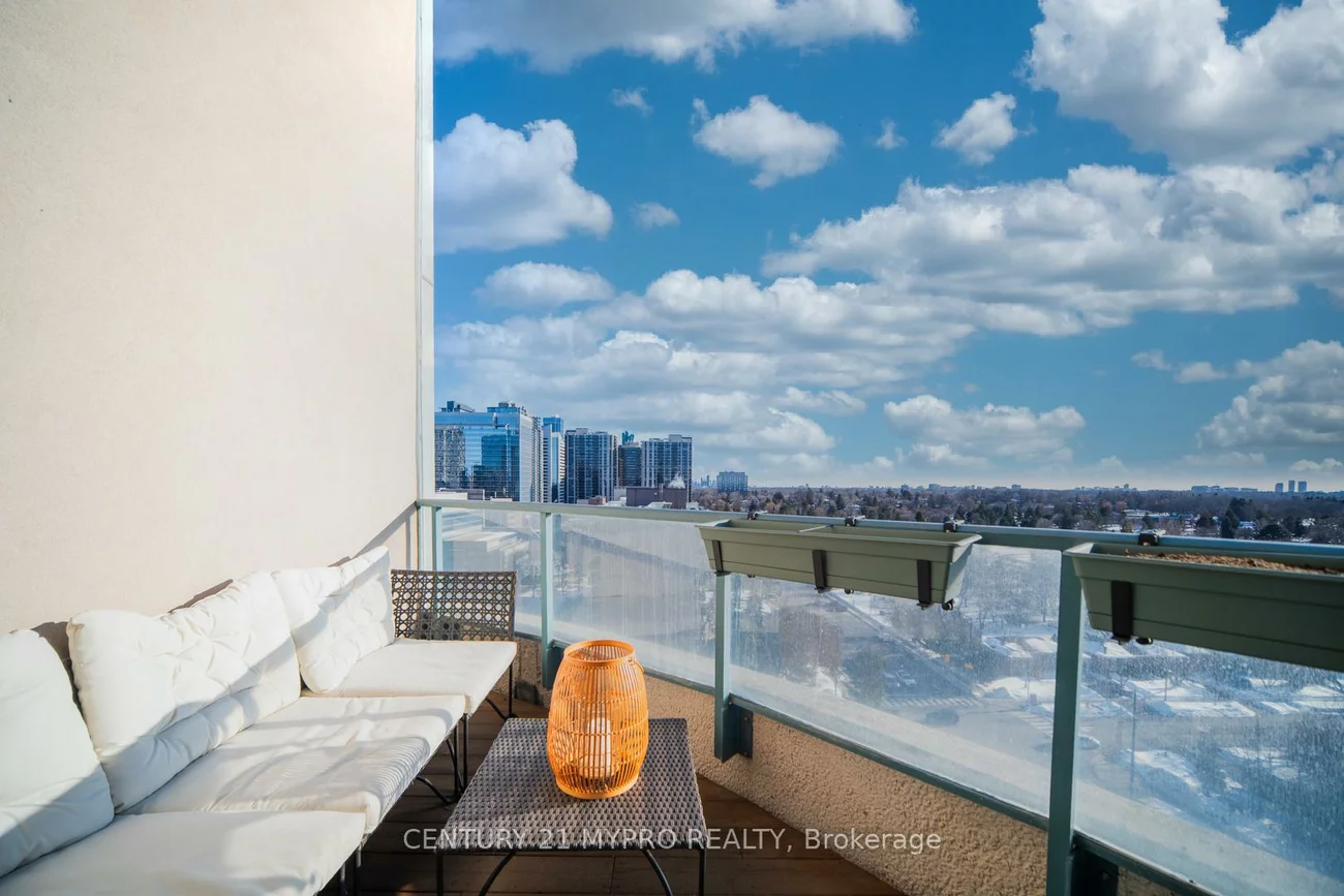 233, Beecroft, Willowdale West, Toronto