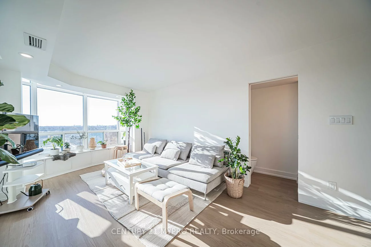 233, Beecroft, Willowdale West, Toronto