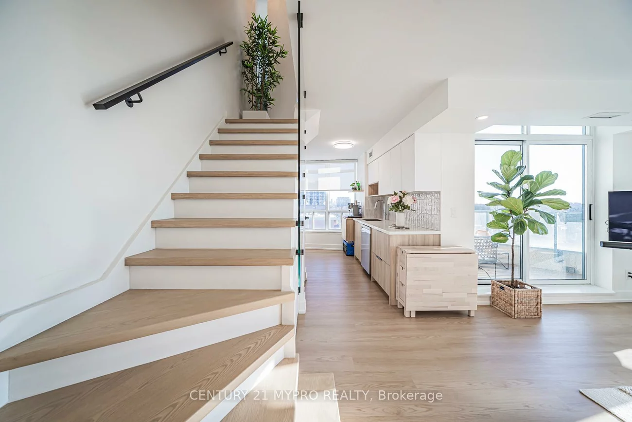 233, Beecroft, Willowdale West, Toronto