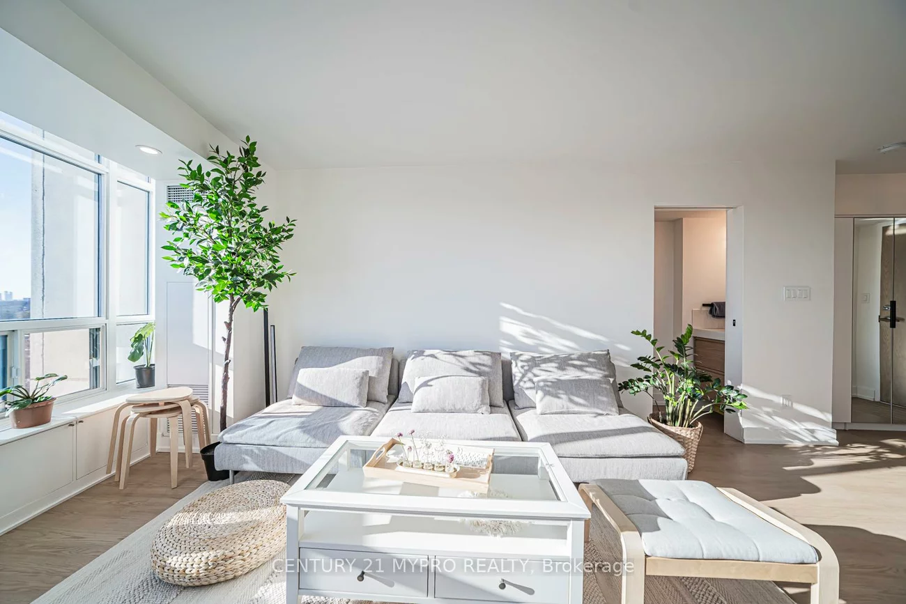 233, Beecroft, Willowdale West, Toronto