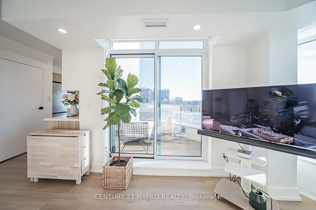 233, Beecroft, Willowdale West, Toronto