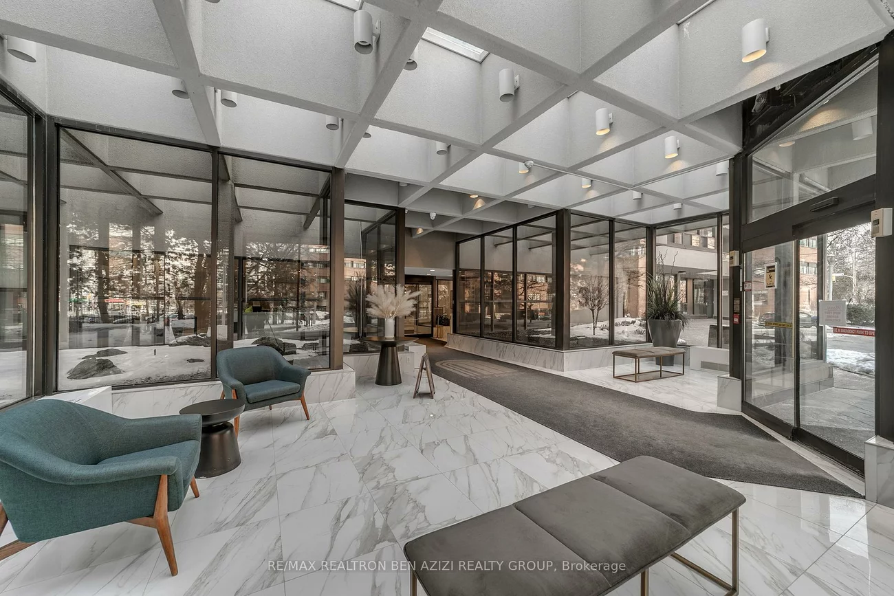 33, Elmhurst, Lansing-Westgate, Toronto