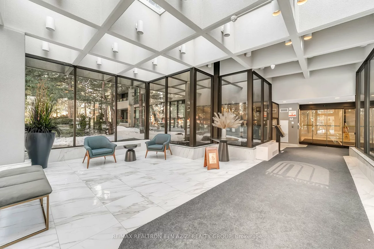 33, Elmhurst, Lansing-Westgate, Toronto