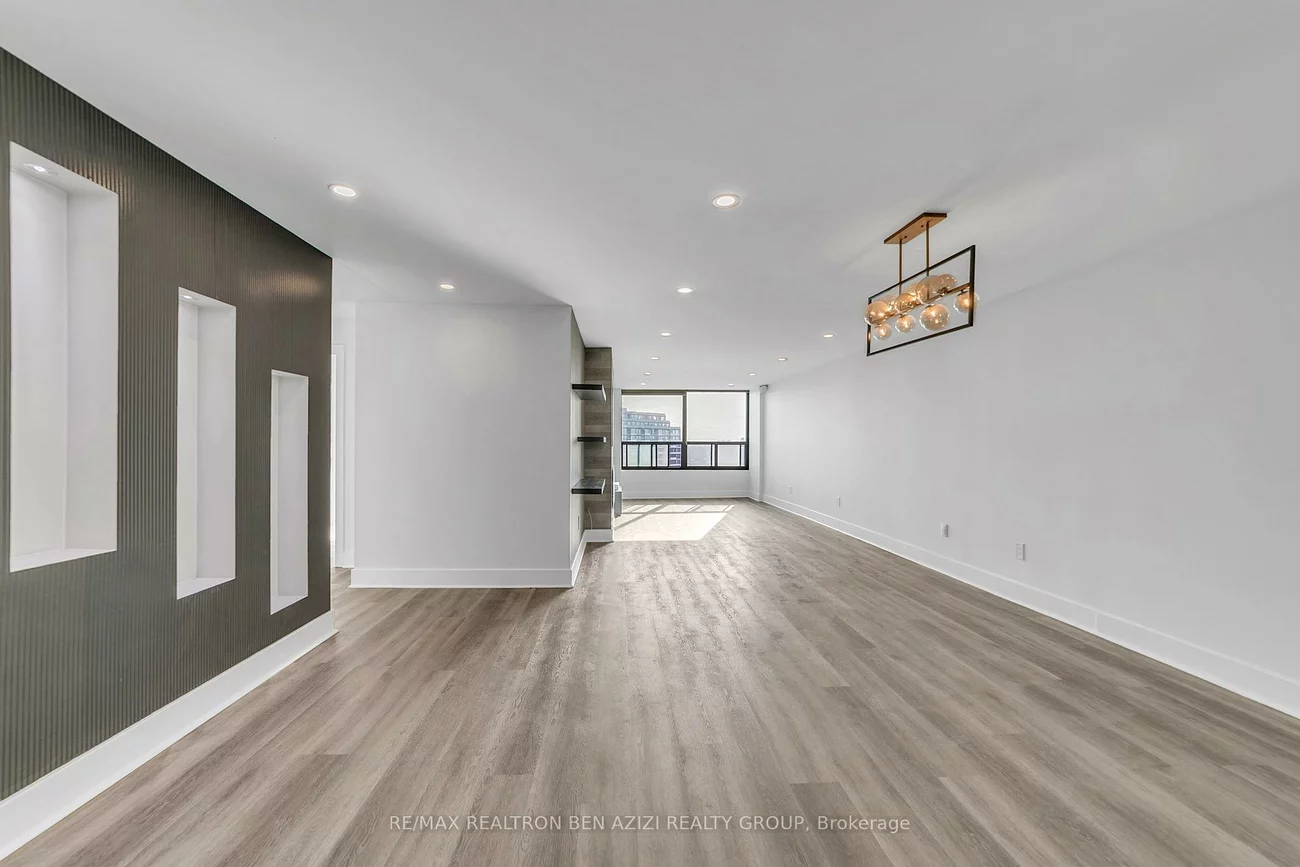 33, Elmhurst, Lansing-Westgate, Toronto