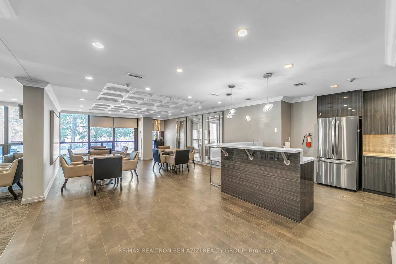 33, Elmhurst, Lansing-Westgate, Toronto