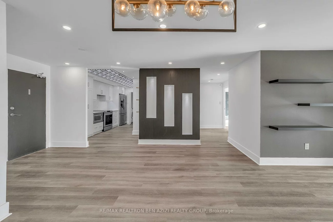 33, Elmhurst, Lansing-Westgate, Toronto