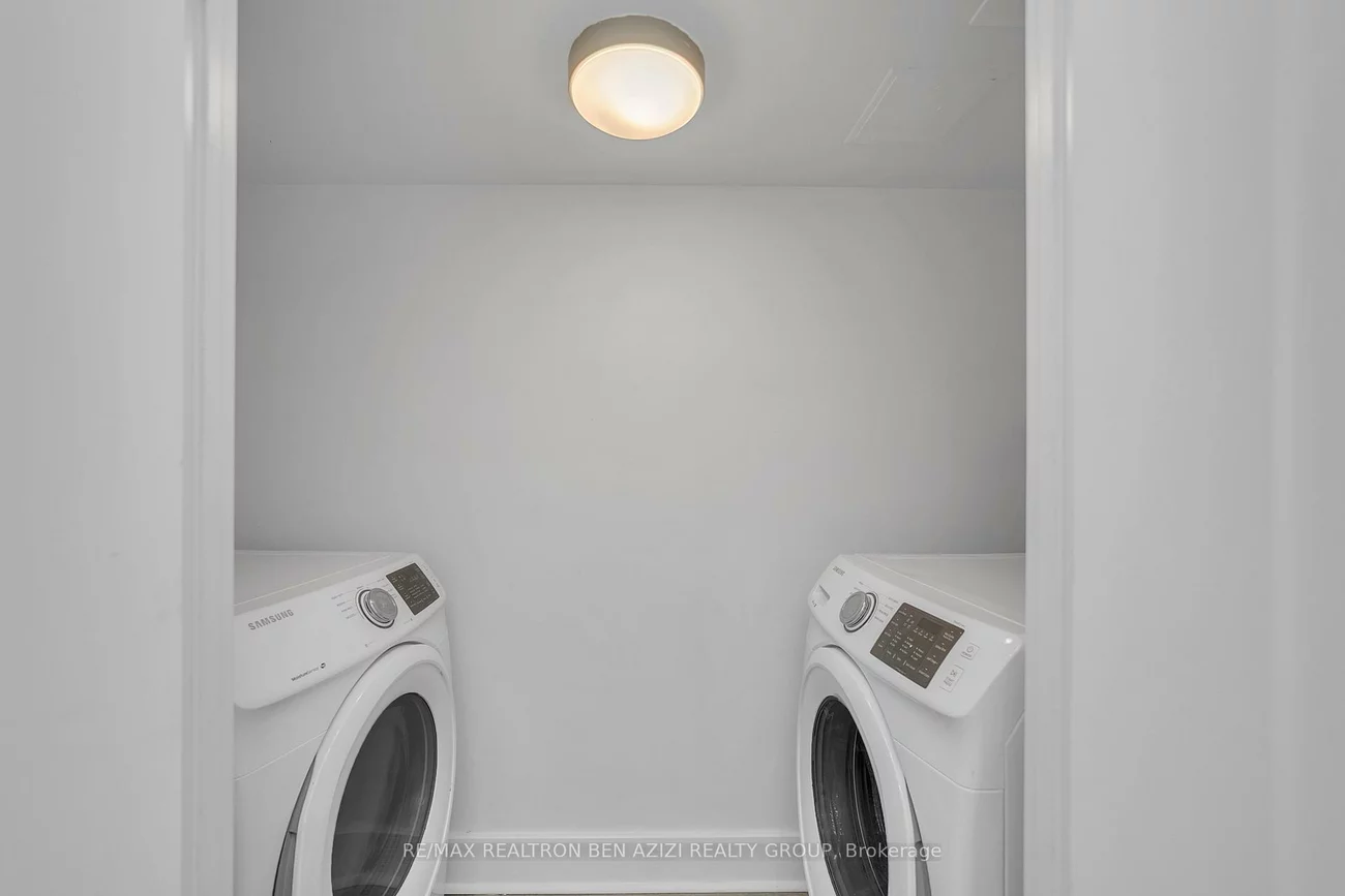 33, Elmhurst, Lansing-Westgate, Toronto